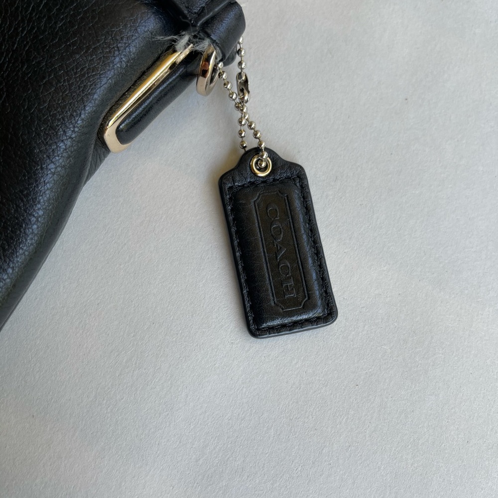 Coach slim black kid leather shoulder bag - Picture 2 of 4